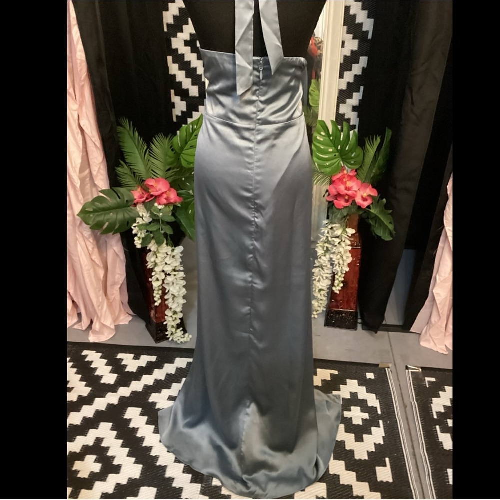 Sophisticated Silver Halter Maxi Dress Plus Size 2X - Picture 9 of 10
